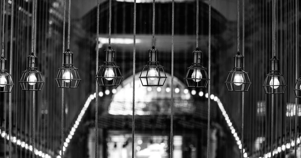 Tubular Light Bulb Guide - Bulb Fix